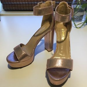 Women's Hi-Lo High Heel Platform Pump